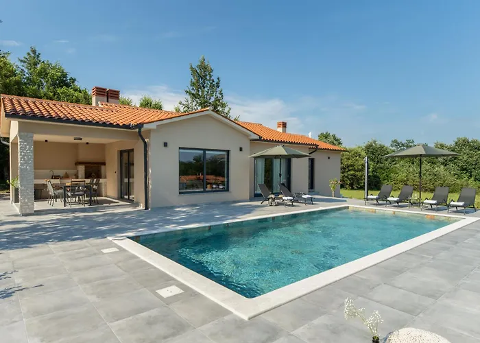 Villa Photinia